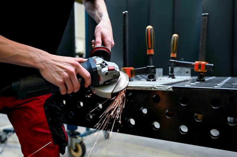 Abflug in Ausbildung: Termine im November im Bergischen